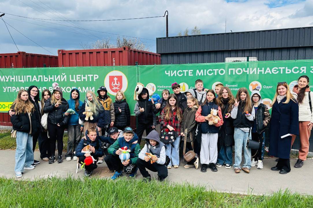 У Вінниці школярів навчають сортувати сміття в межах екологічного марафону (фото)