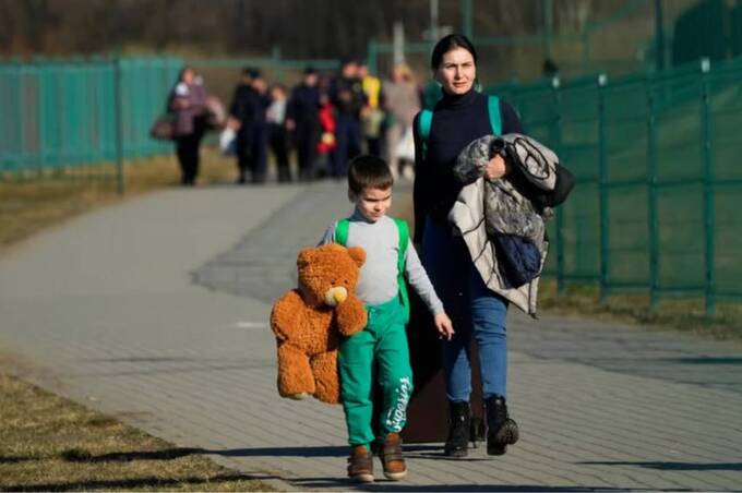 Ірландія платитиме українцям за повернення додому
