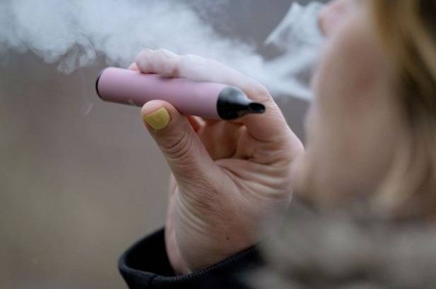 У Британії назавжди заборонять курити всім, хто народився після 2008 року