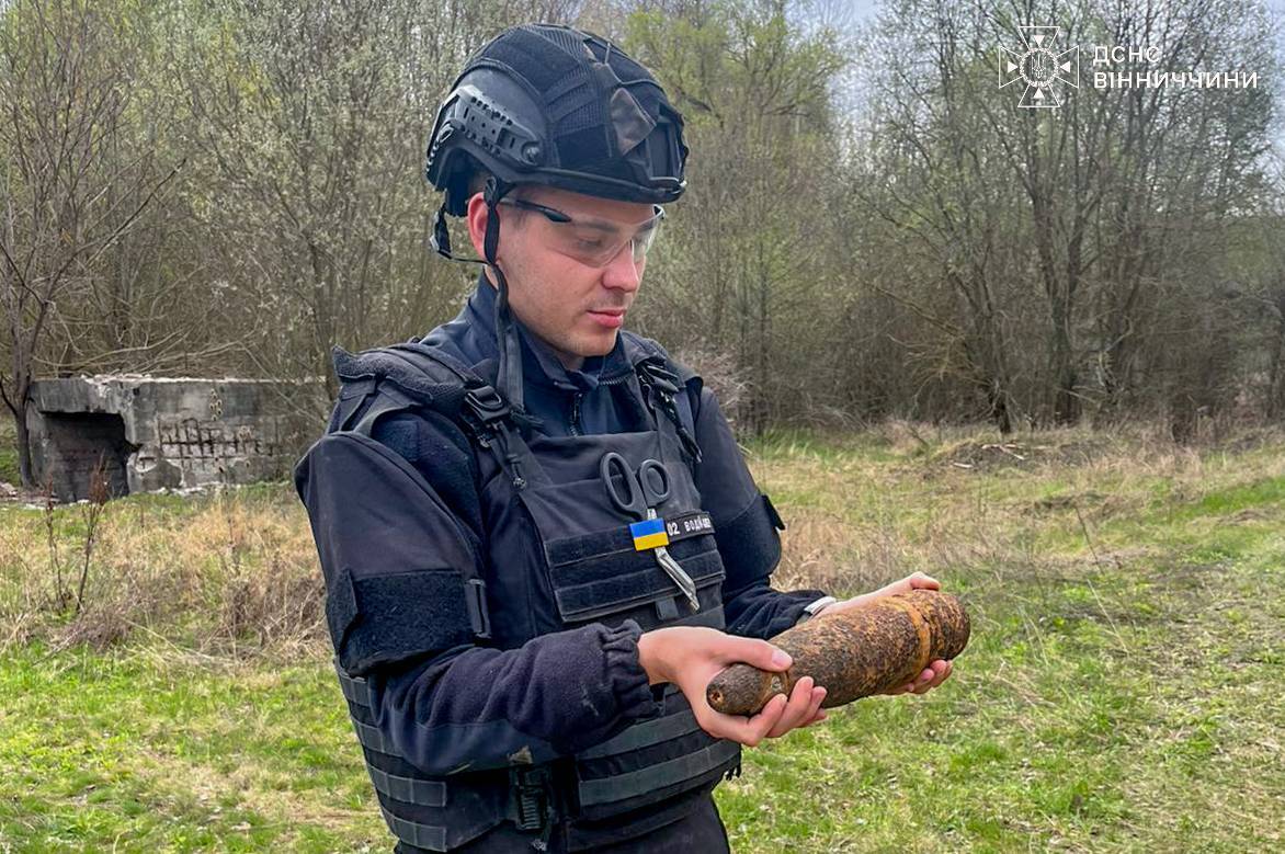 У Вінницькій області сапери ДСНС знищили боєприпаси часів Другої світової війни 