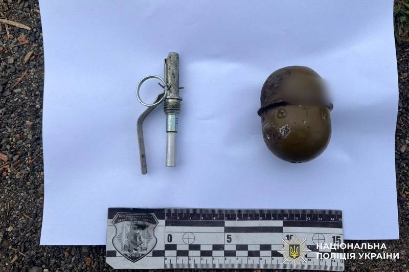 На Вінниччині чоловік прийшов до колишньої дружини з гранатою: у будинку були діти
