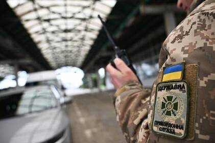 На пункті пропуску «Медика-Шегині» через ремонт дороги сповільнять пропуск авто