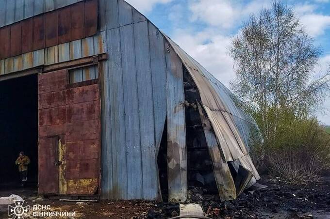 Недопалок спричинив на Вінниччині пожежу, яку гасили два підрозділи
