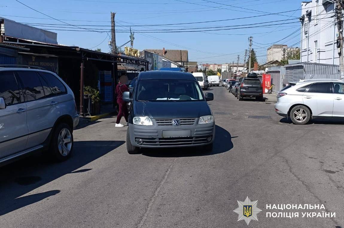 У Вінниці Volkswagen збив 88-річну жінку: потерпілу госпіталізували до лікарні
