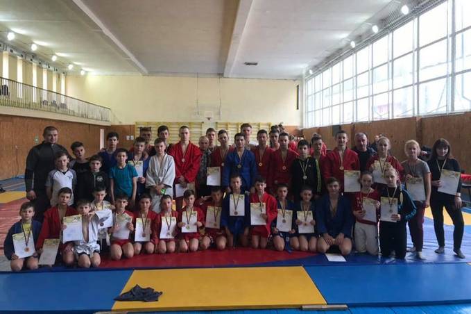 Вінничани вибороли 17 медалей на Кубку області з самбо