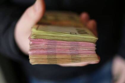 Скільки треба заробляти для пенсії в 10 тисяч гривень