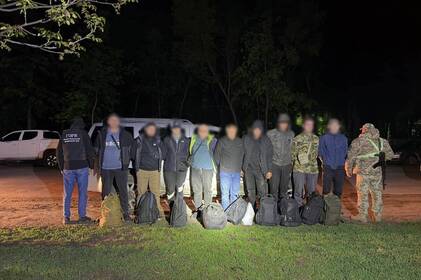 На Вінниччині дев’ятеро чоловіків на позашляховику намагалися втекти до Молдови