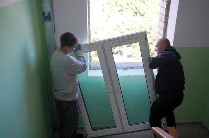 У вінницьких багатоповерхівках почали заміну вікон на енергоефективні в межах підготовки до зими