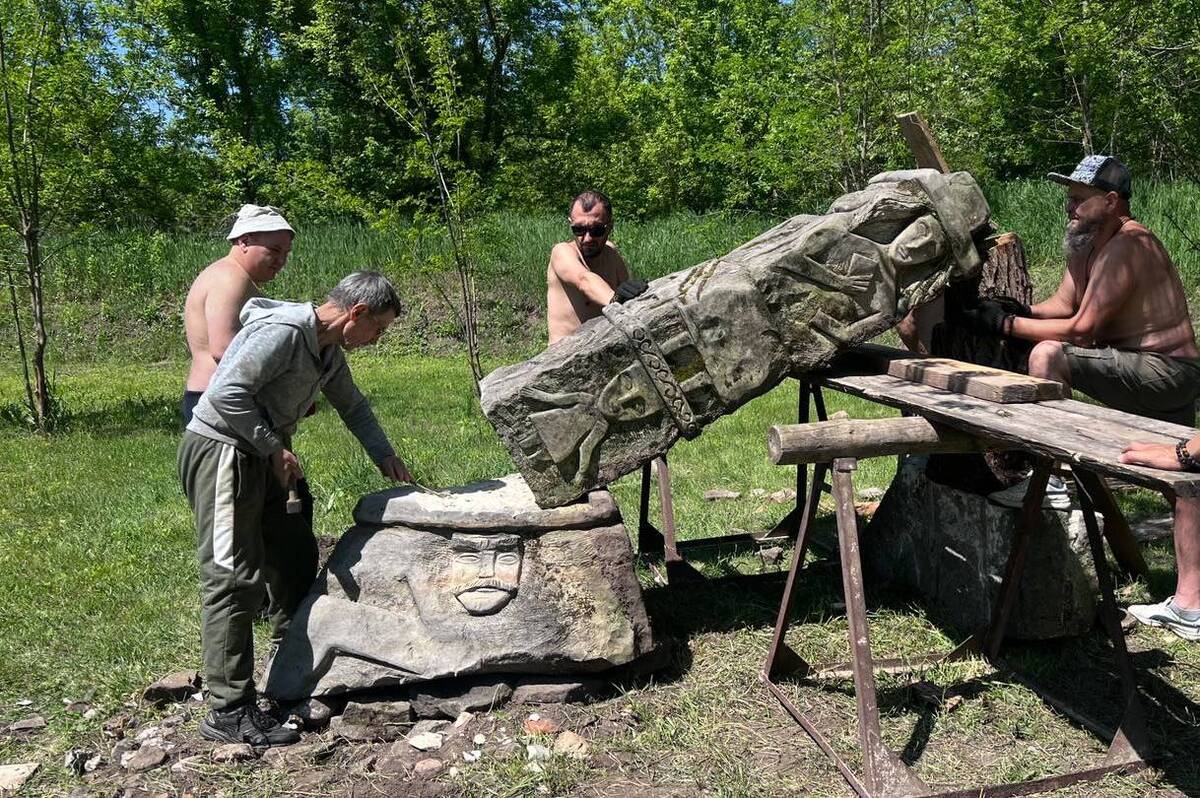 У Буші відтворюють давньослов’янське святилище та встановили копію Збручанського Світовида