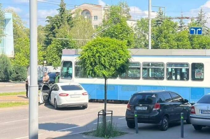 У Вінниці через ДТП тимчасово зупинили рух кількох трамвайних маршрутів