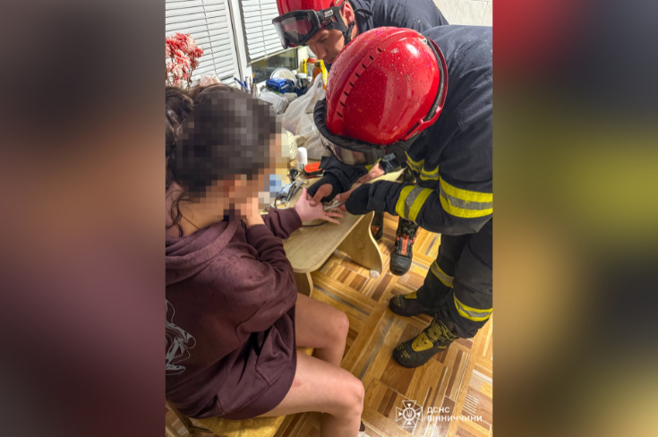 У Вінниці жінка не змогла зняти каблучку: на допомогу викликали рятувальників