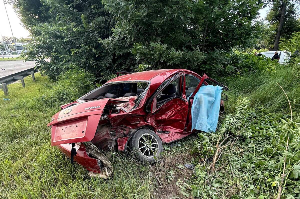 У Якушинцях сталася смертельна ДТП: рятувальники деблокували водія з авто
