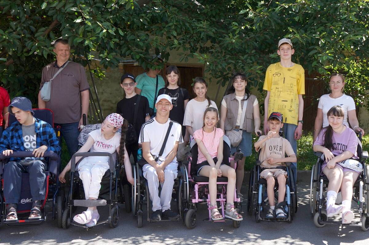 Від кінних прогулянок до квестів: як проходить нова табірна зміна у «Гармонії»