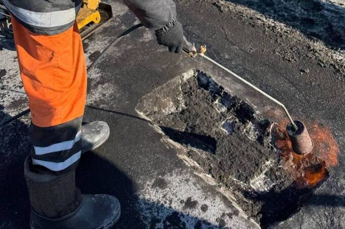 Дорожники розпочали ремонти на нових ділянках автошляхів у Вінницькій області