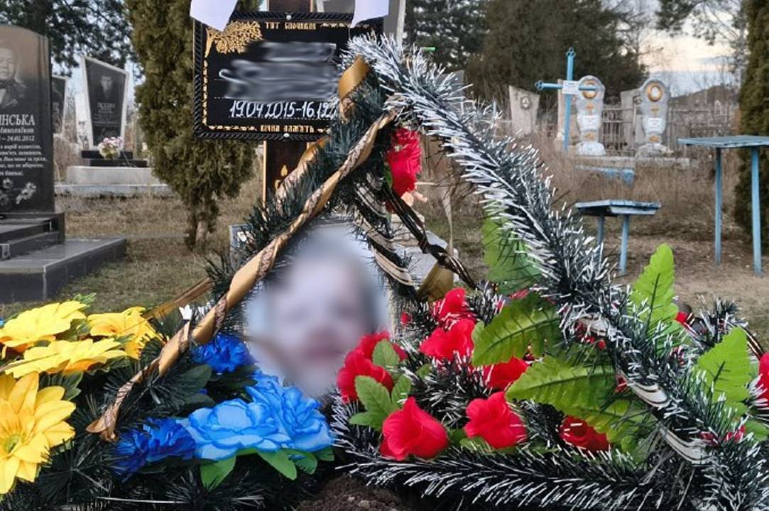 Суд у Вінниці засудив до шести років тюрми матір за смерть сина від тривалого недоїдання