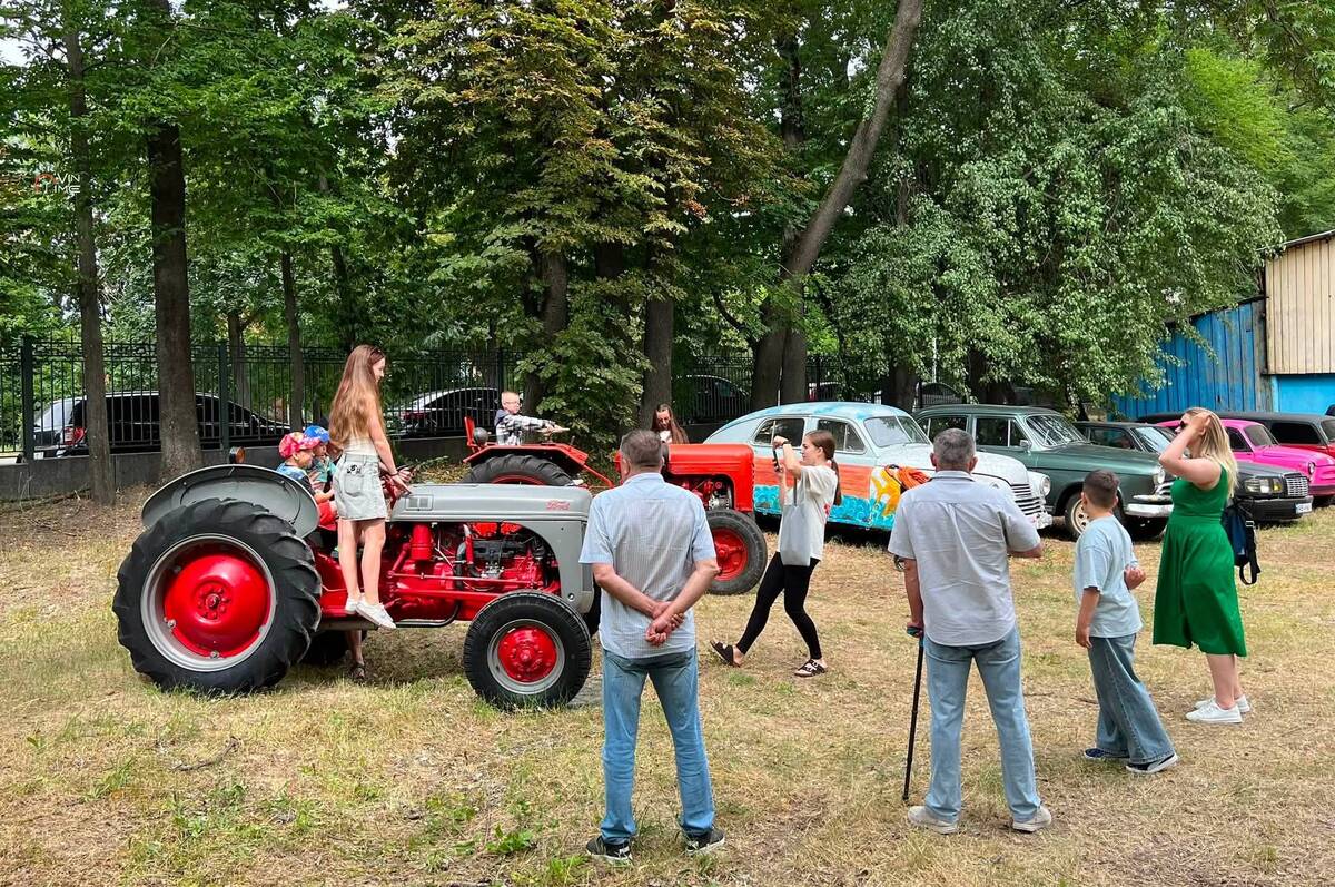 У Вінниці провели фестиваль «Вінниця вінтажна: Смаки традицій» з ретроавтівками, гастрономією та благодійністю