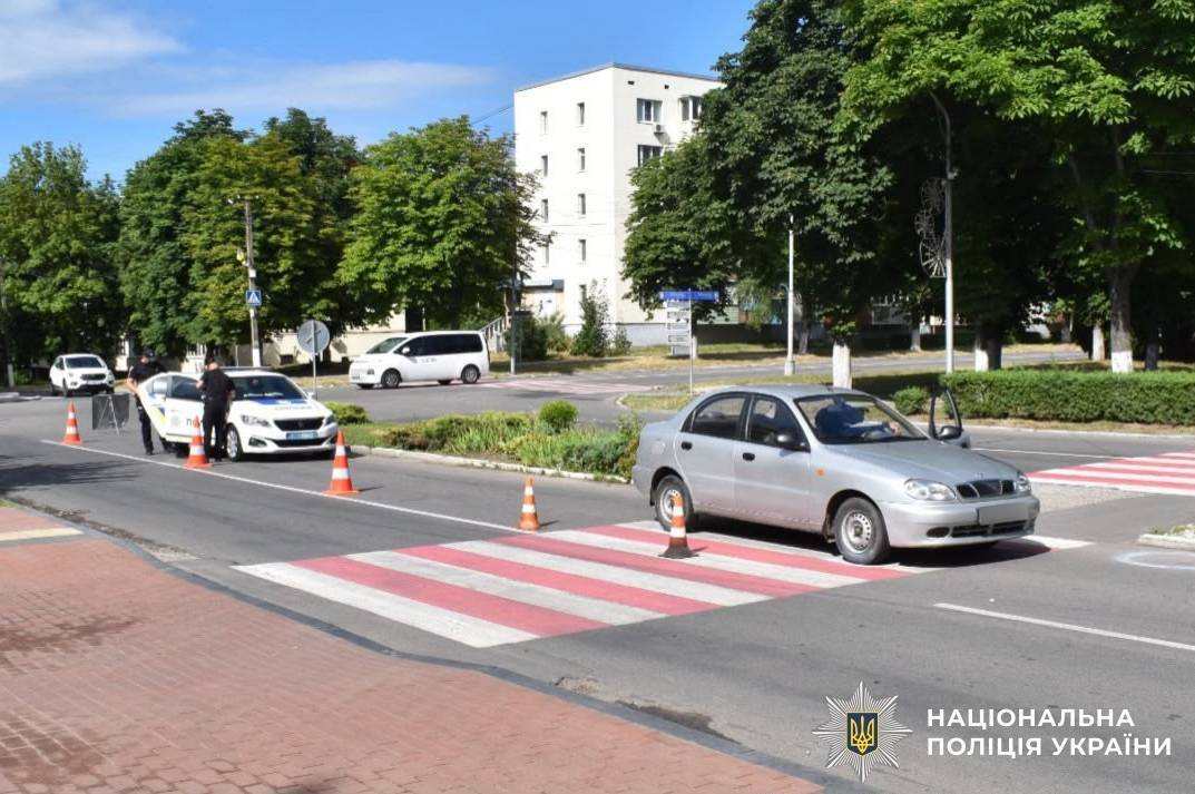 У Ладижині водій легковика збив жінку на пішохідному переході