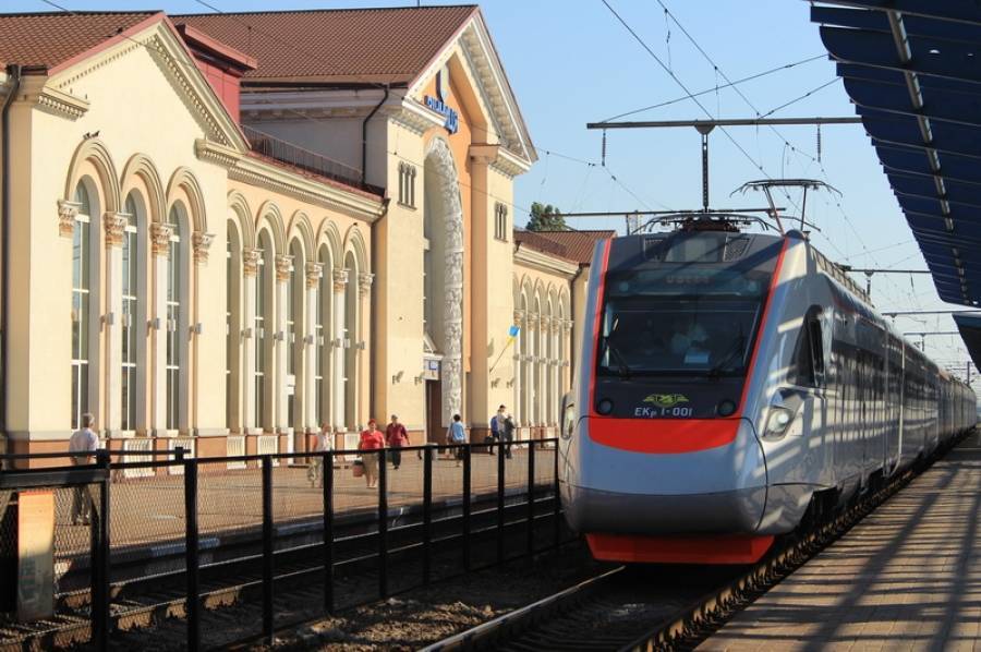 Укрзалізниця тимчасово змінює розклад приміських поїздів на Вінниччині
