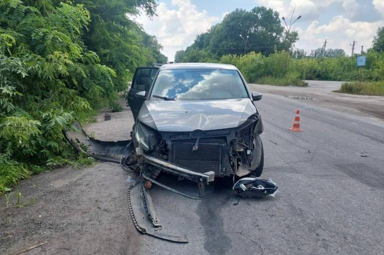 На Вінниччині після зіткнення двох Volkswagen автівка двічі перекинулася: є постраждалий