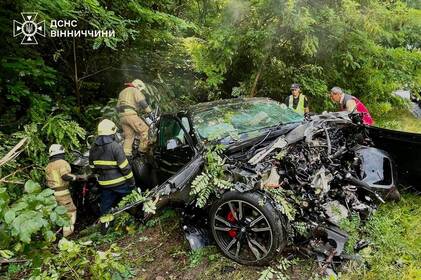 Рятувальники Вінниччини деблокували загиблого водія з понівеченої автівки