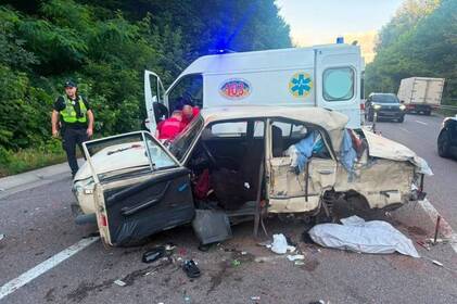 У потрійній автотрощі на об'їзній дорозі Вінниці травмувалися люди