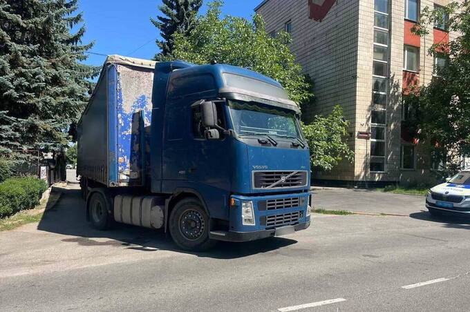 На вулиці Олега Антонова у Вінниці вантажівка збила пішохода