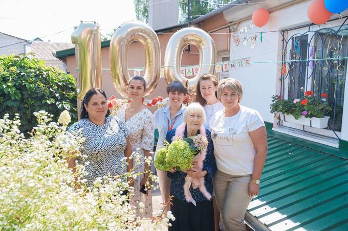 Пережила війну та працювала понад 44 роки: вінничанка відзначила 100-річний ювілей