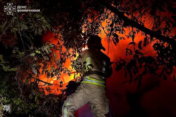 Заряджав електроскутер — опинився у вогняній пастці: на Вінниччині постраждав пенсіонер