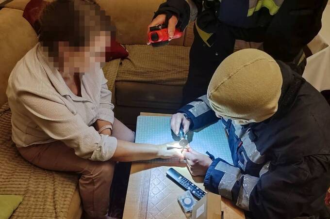 Каблучка врізалася у палець: у Вінниці жінці знадобилася допомога ДСНС