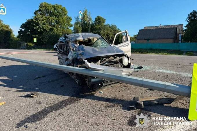 На Вінниччині після зіткнення Jeep і MAN госпіталізували 43-річну жінку