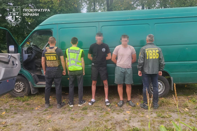 За $4 000 перевізники сховали ухилянта у ящиках з-під бананів