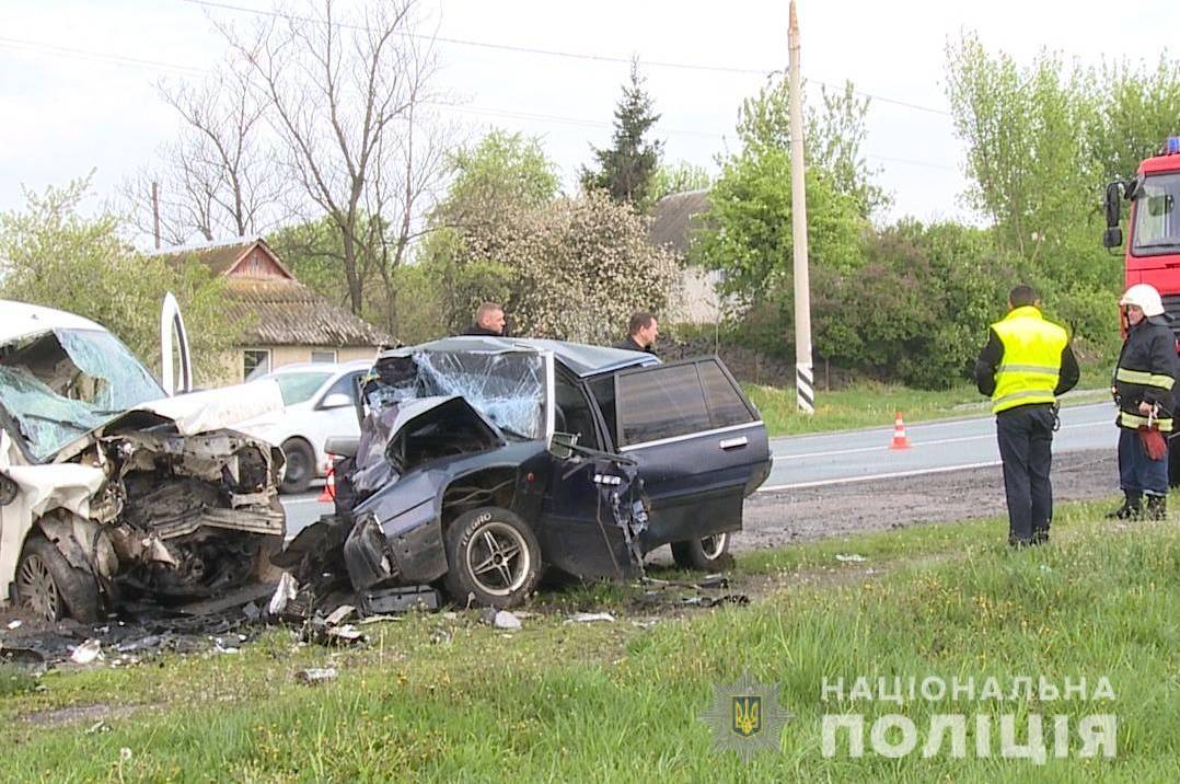 В Козятинському районі через зіткнення двох авто загинуло четверо людей