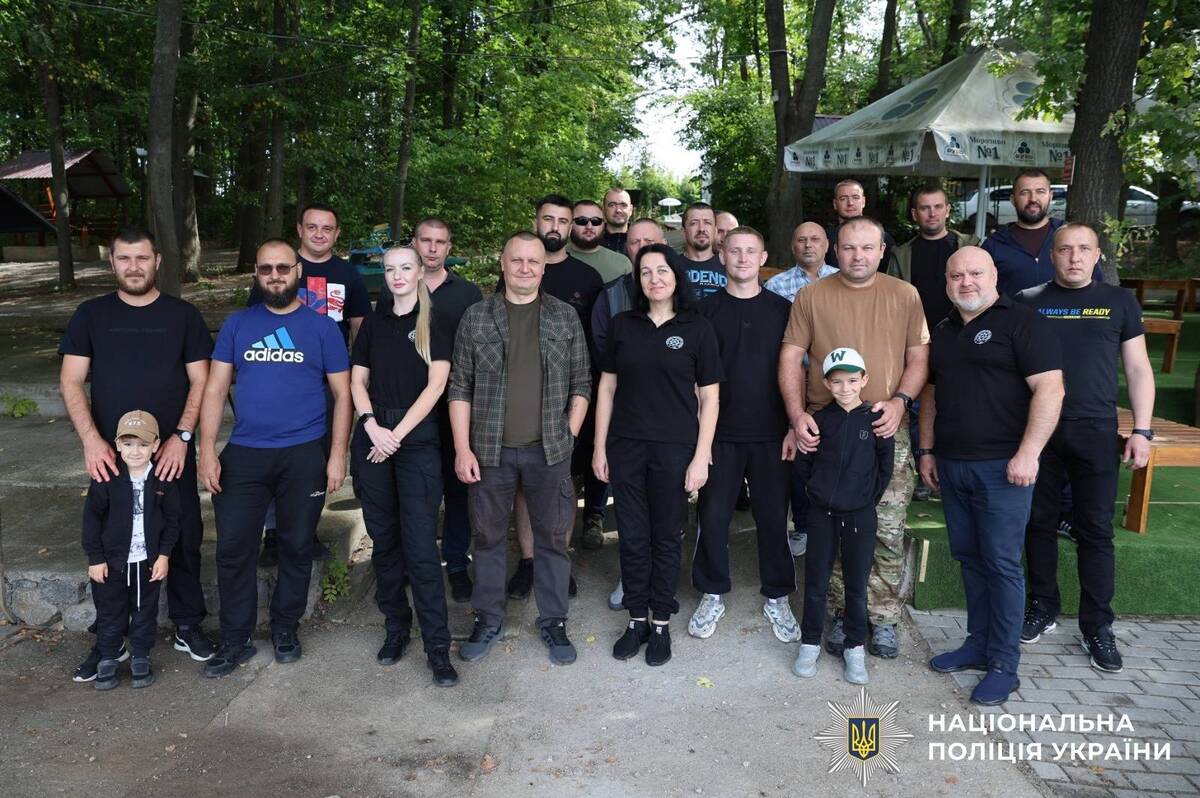 Два дні серед природи: на Вінниччині допомагають поліцейським відновитися після бойових завдань