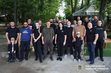 Два дні серед природи: на Вінниччині допомагають поліцейським відновитися після бойових завдань