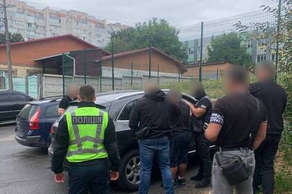 Поліція та СБУ затримали у Вінниці організаторів нелегального трансферу за кордон