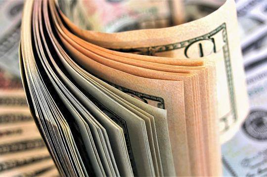 Курс валют на 30 серпня: скільки коштують долар та євро