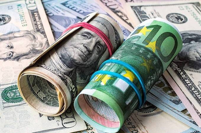 Курс валют на 1 вересня: скільки коштуватимуть долар та євро