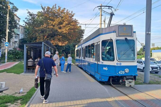 Ще один Tram2000 на маршруті: у Вінниці тестують новий трамвай