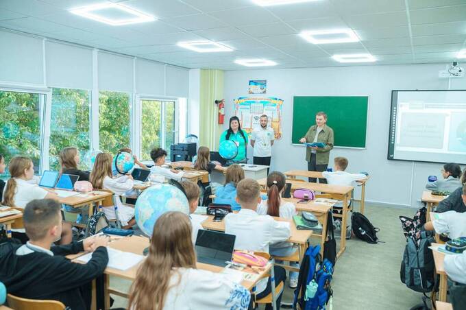 У ліцеї №35 відкрили нові лабораторії для профільного навчання (фото)