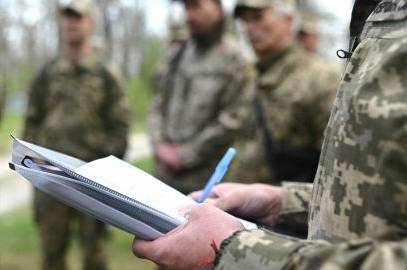 На Вінниччині цивільні заблокували автомобіль ТЦК та побили військовослужбовця