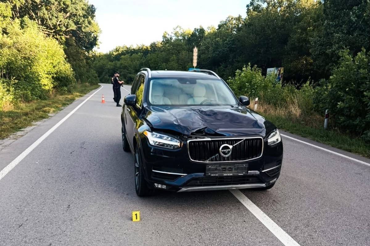 На Вінниччині пішохід потрапив під колеса Volvo: що відомо про ДТП