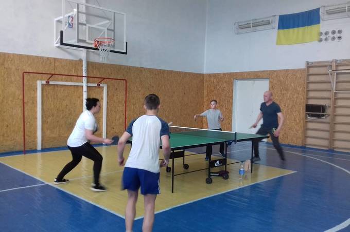До Міжнародного дня сім'ї вінницькі родини змагались у турнірі з настільного тенісу 