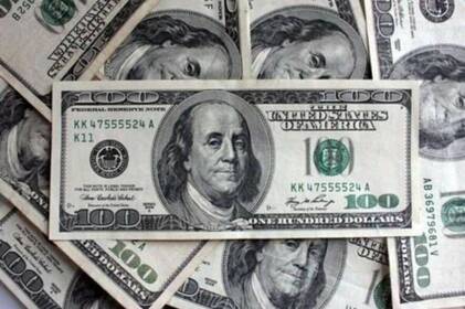 Курс валют на 24 вересня: скільки коштують долар, євро та злотий