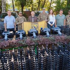 Пікапи, FPV-дрони та Matrice - МКГШ вчергове підсилив «Азов»