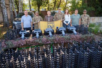 Пікапи, FPV-дрони та Matrice - МКГШ вчергове підсилив «Азов»