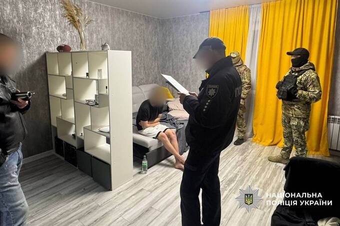 На Вінниччині викрили мережу з 300 дропів: через картки пройшло 127 млн грн