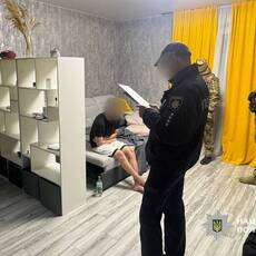 На Вінниччині викрили мережу з 300 дропів: через картки пройшло 127 млн грн