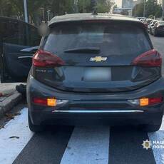 У Вінниці автомобіль збив 9-річну велосипедистку на переході