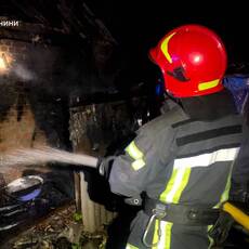 У Вінницьких Хуторах 70-річний чоловік обпікся, намагаючись загасити пожежу