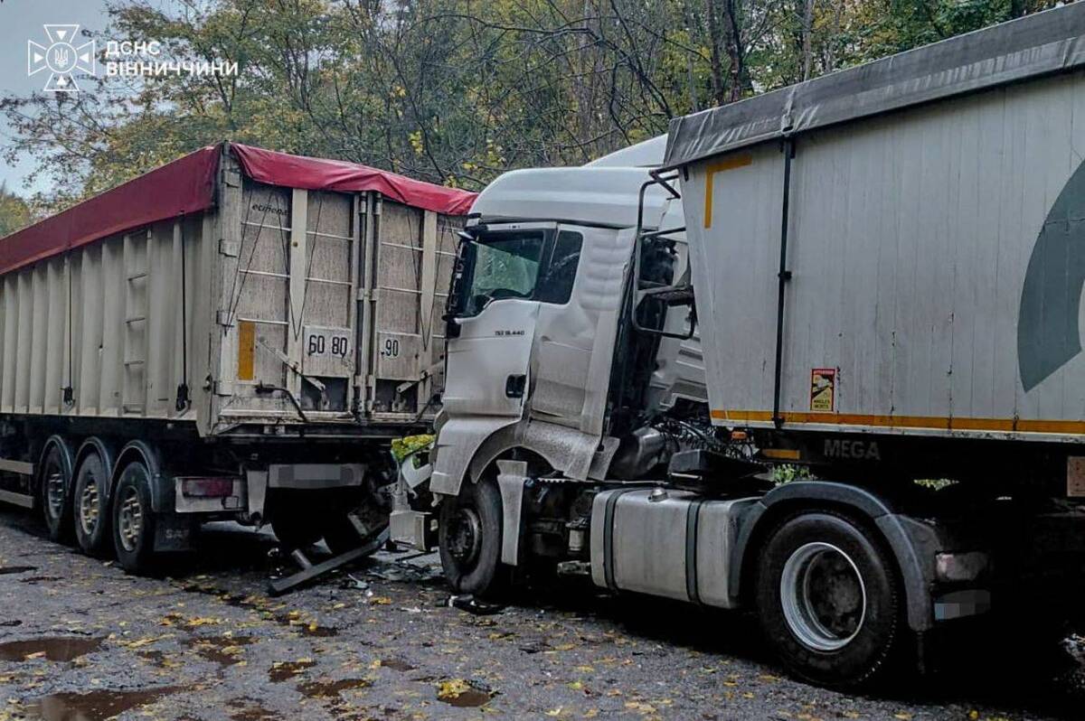 На Вінниччині за ранок сталися дві ДТП: рятувальники допомагали водіям